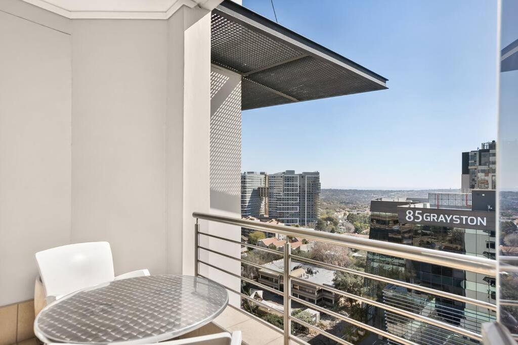 Hydro Park Penthouse Apartment Johannesburg Exterior photo